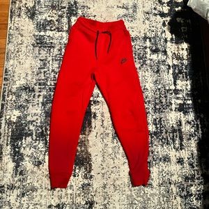 Nike Tech pants red